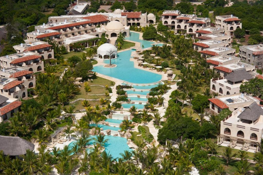 Safari Kenya si plaja Mombasa - Hotel Swahili Beach Resort 5*