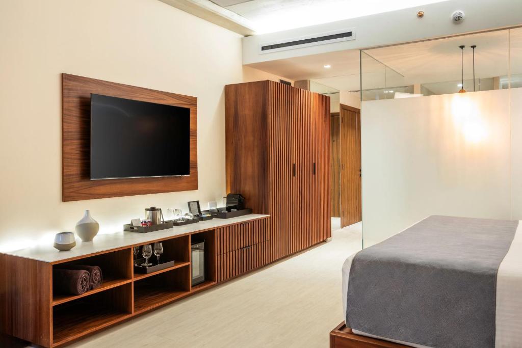 dal travel Hyatt Vivid Grand Island Cancun-All Inclusive Adults Only