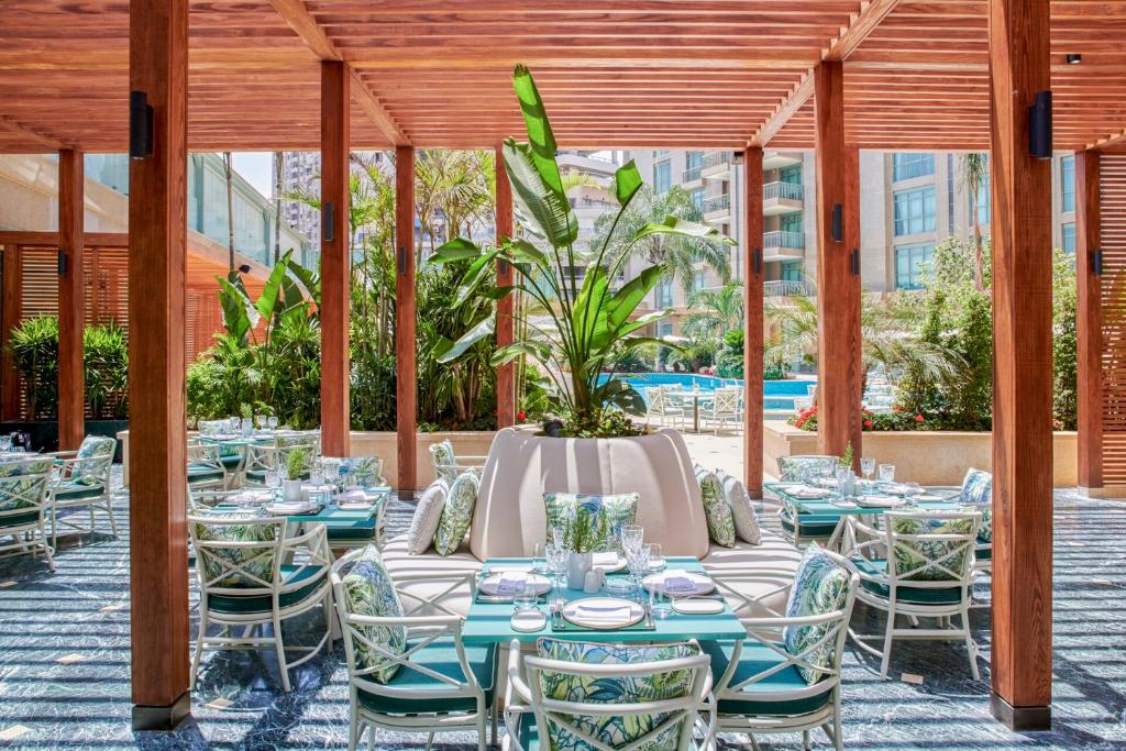 Four Seasons Hotel Cairo at Nile Plaza