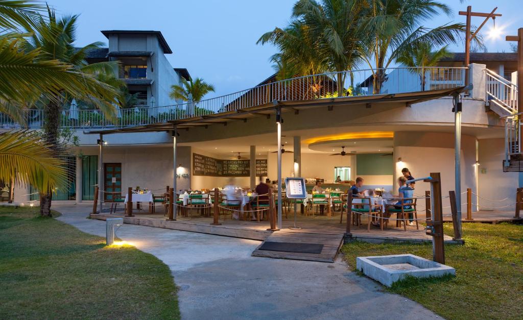 Mai Khaolak Beach Resort Spa