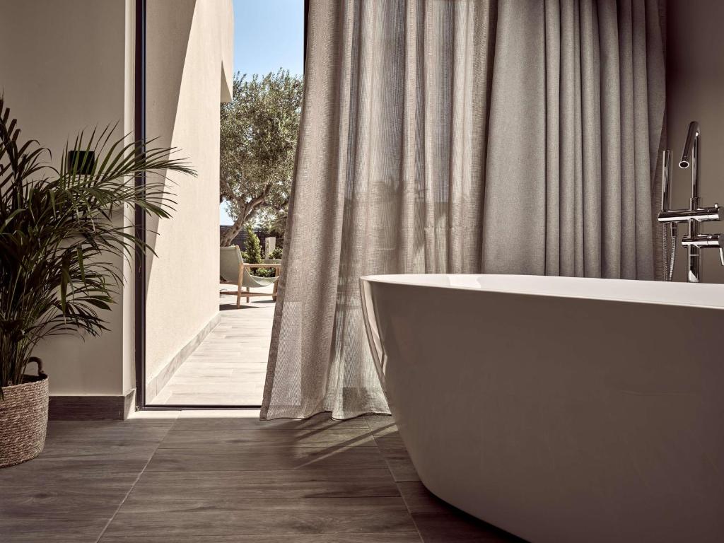 dal travel Numo Ierapetra Beach Resort Crete, Adults only, Curio Collection Hilton