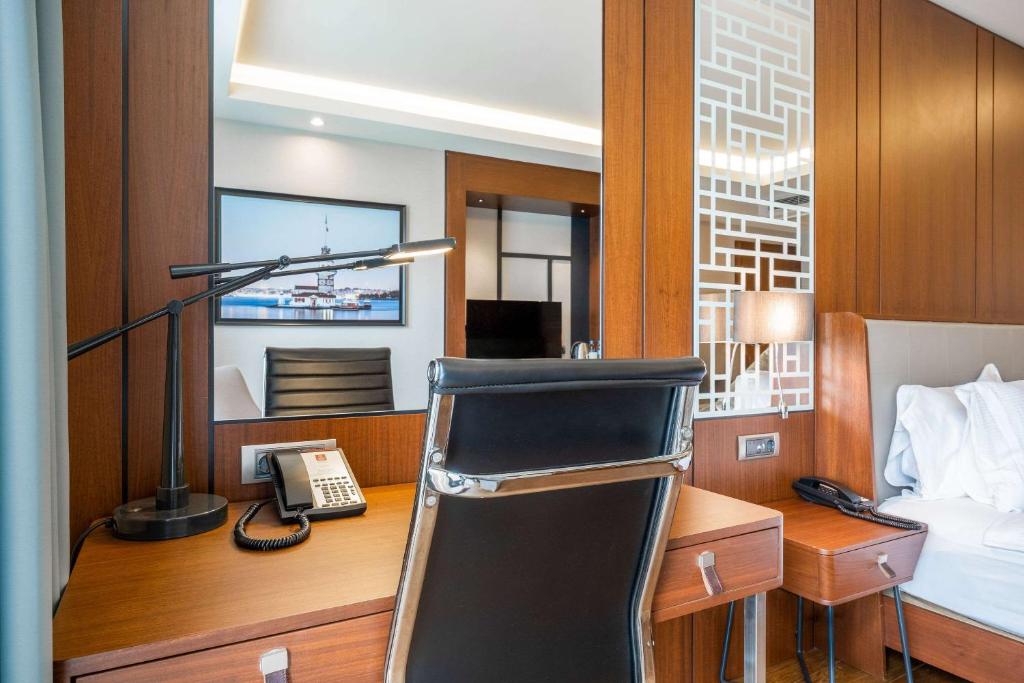 Clarion Golden Horn
