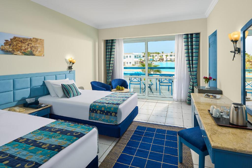 dal travel Dreams Vacation Resort