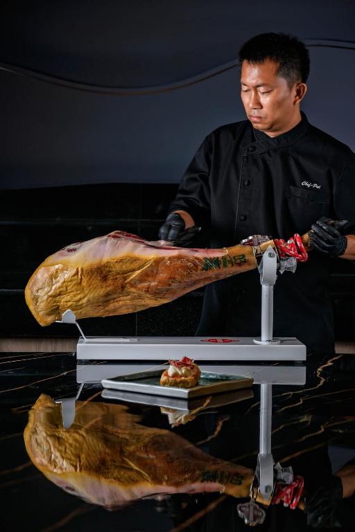 Amora Beach Resort Phuket