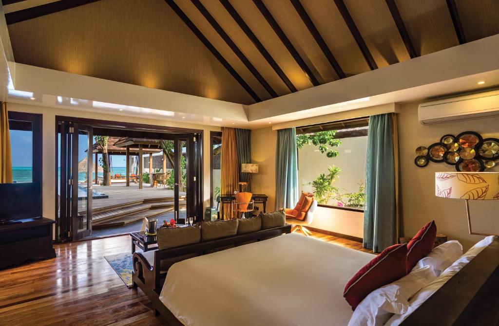 Hotel Atmosphere Kanifushi Maldives