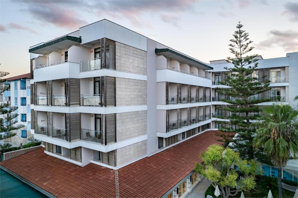 Hotel Trendy Side Beach