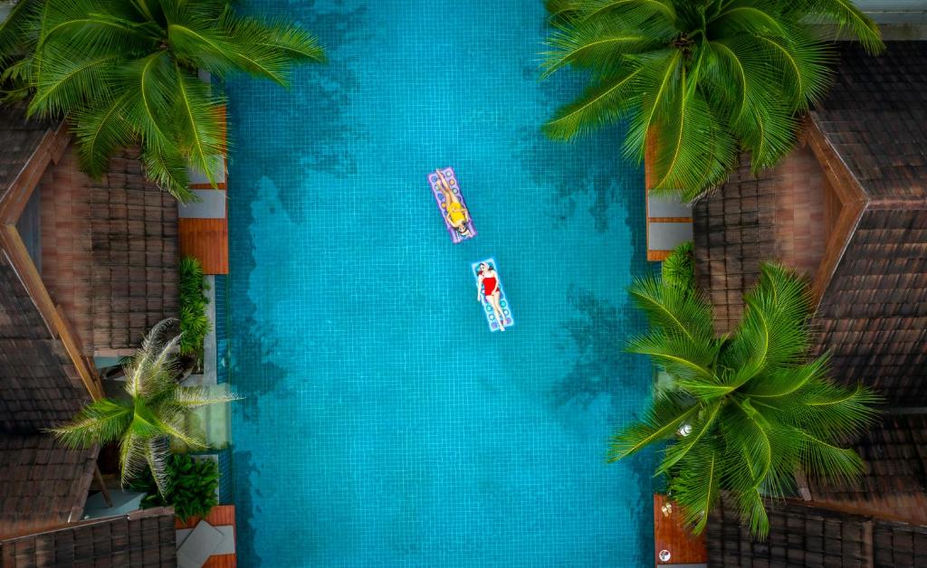 Lesprit De Naiyang Beach Resort