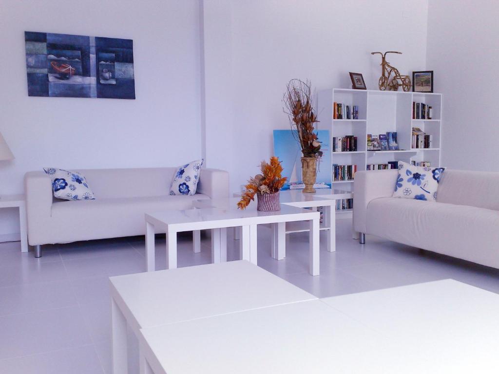 Hilltop Gardens Hotel Apartments