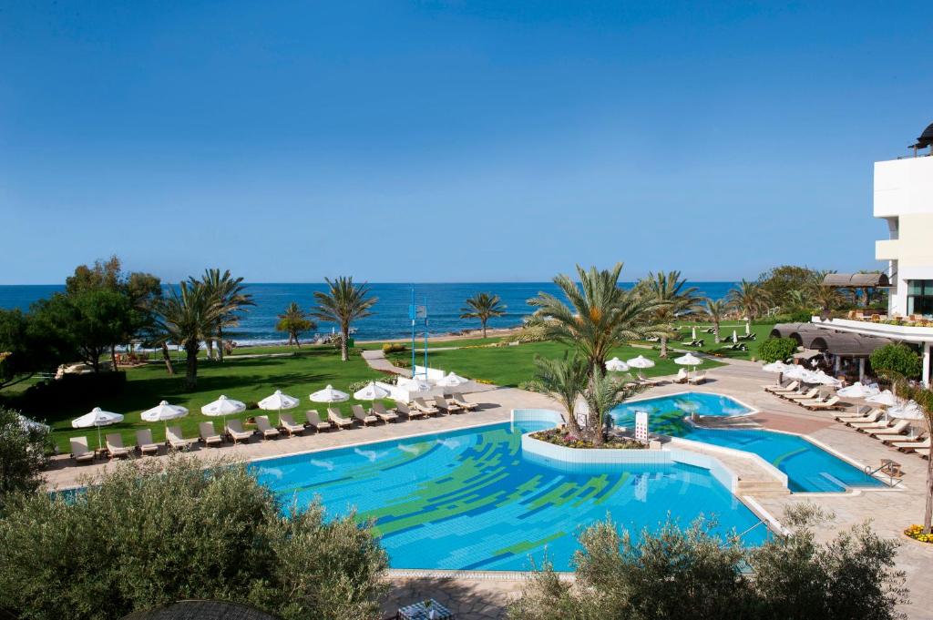 Athena Royal Beach Hotel/