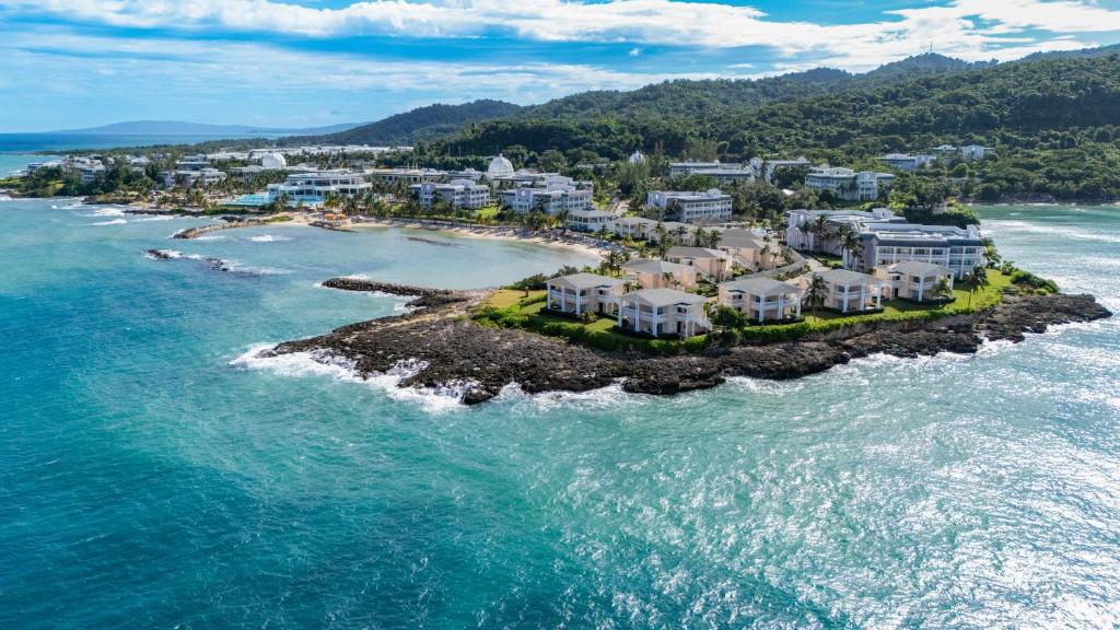 Grand Palladium Lady Hamilton Resort and Spa