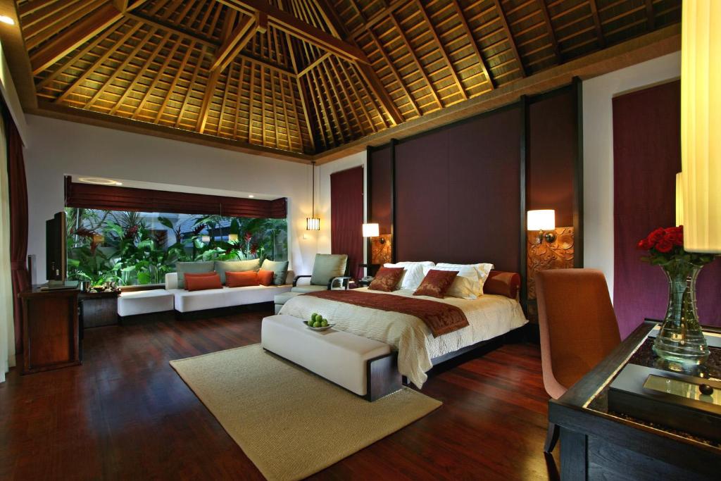 dal travel The Royal Santrian Luxury Beach Villas