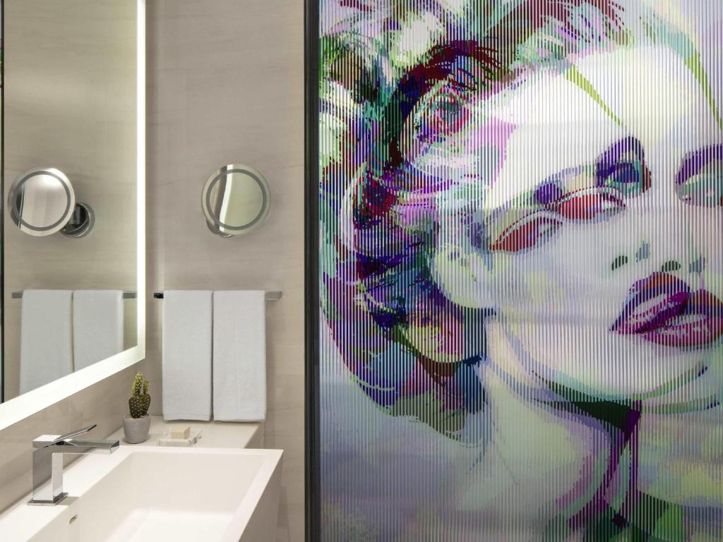 Hotel & Residences SLS Dubai