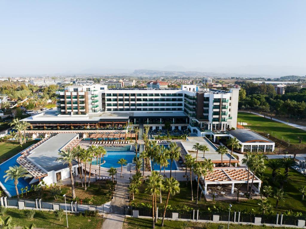 Hotel Sural Saray +16