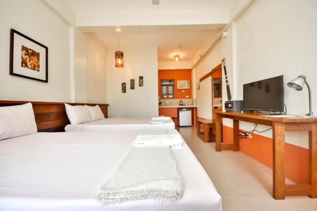 dal travel Hotel Agos Boracay Rooms + Beds