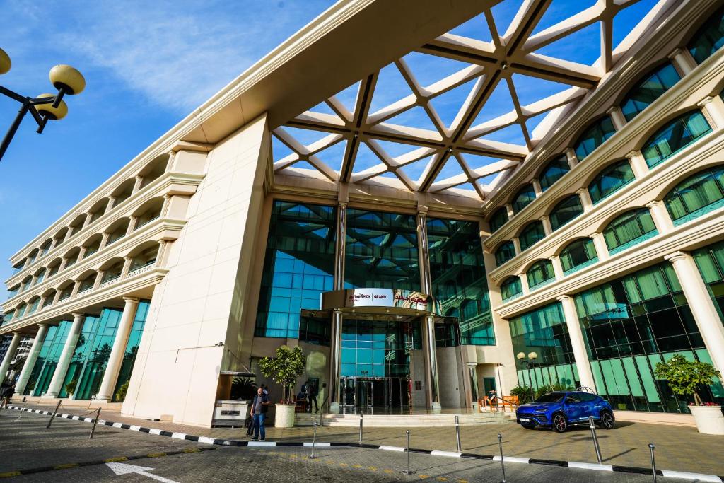 Hotel Movenpick Grand Al Bustan Dubai