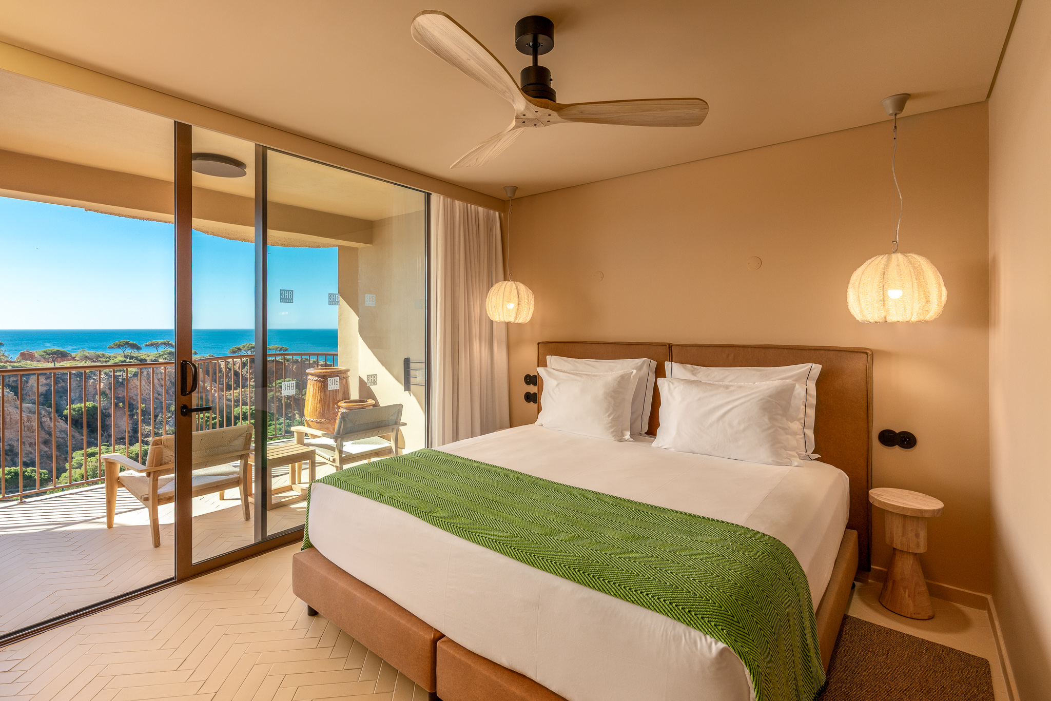 dal travel 3HB Falesia Beach