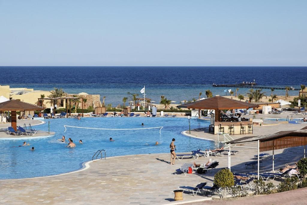 dal travel The Three Corners Fayrouz Plaza Beach Resort