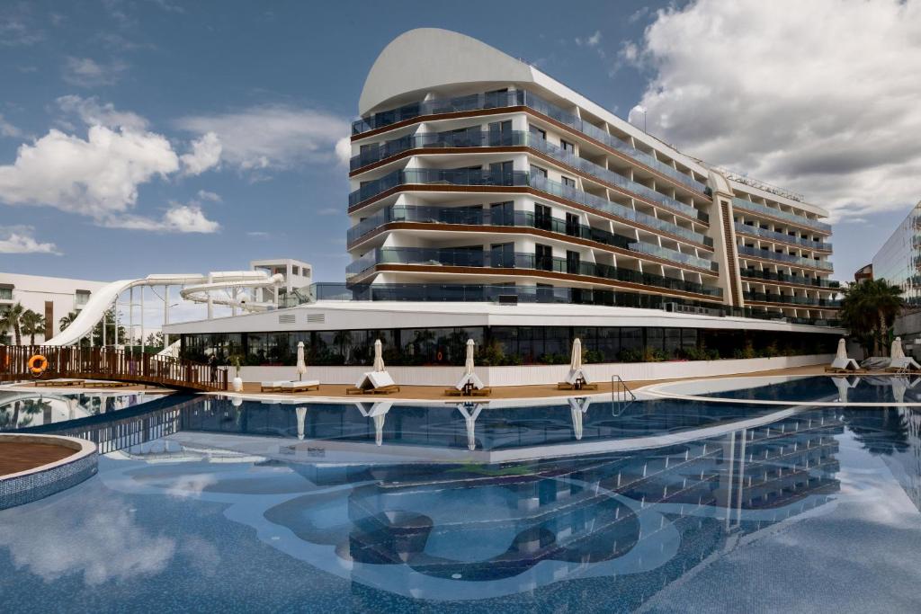 Rubi Platinum Sign Resort