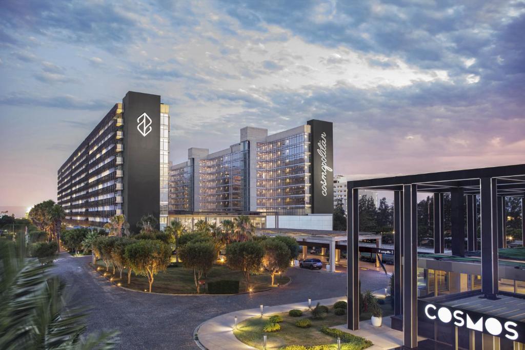 Hotel Nirvana Cosmopolitan