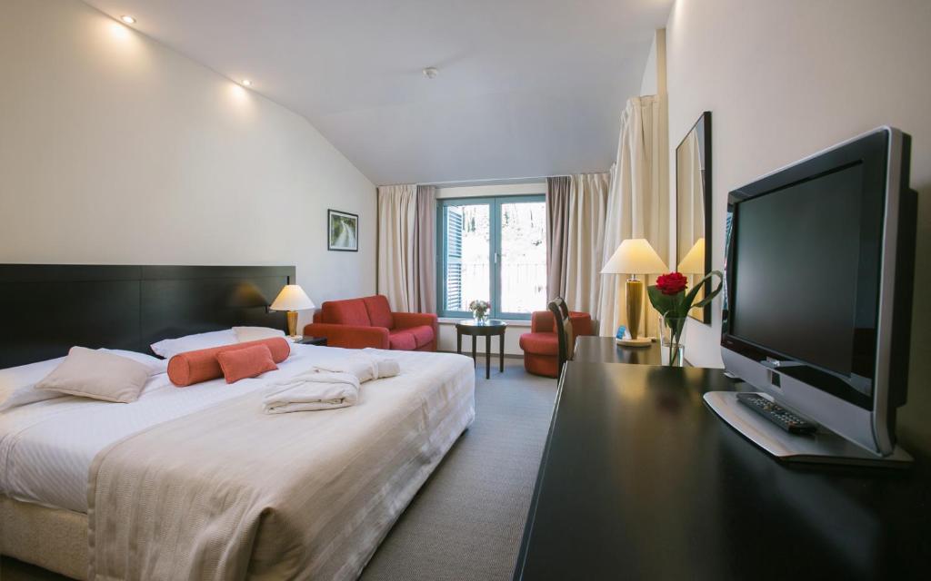 dal travel Hotel Admiral Grand