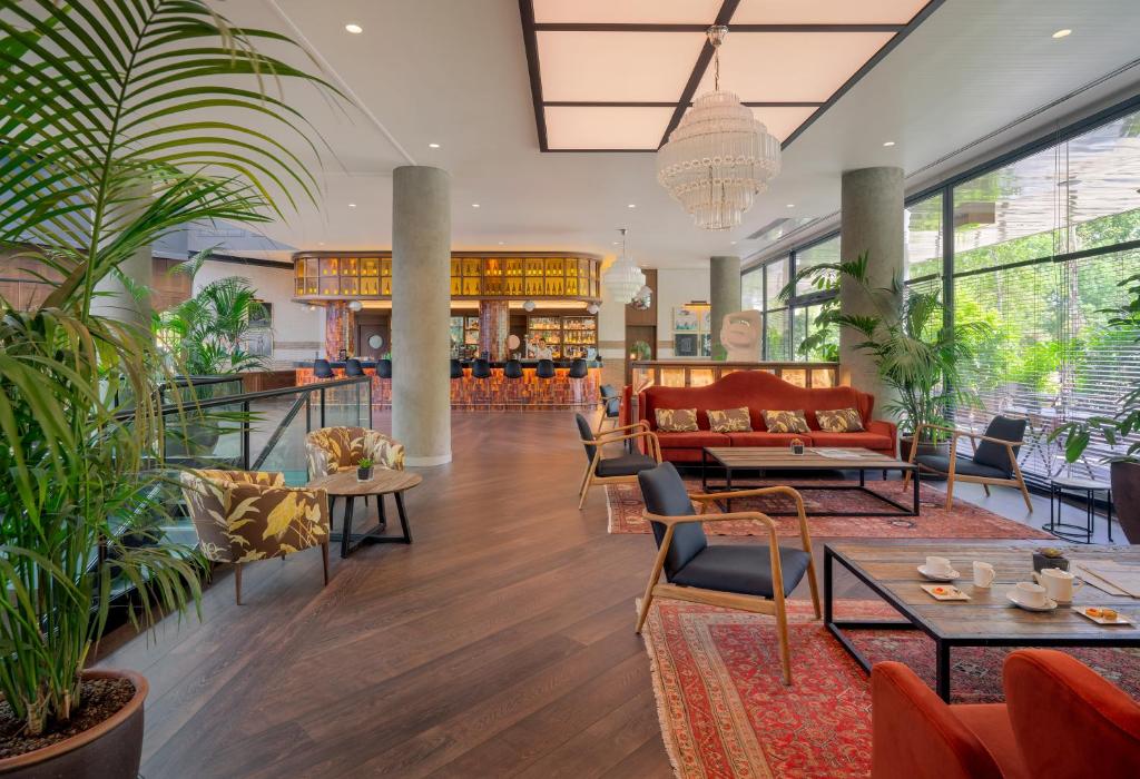dal travel Hotel H10 Marina