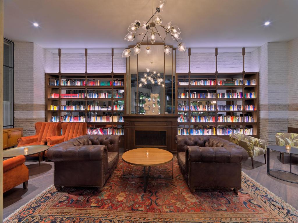 dal travel Hotel H10 Marina