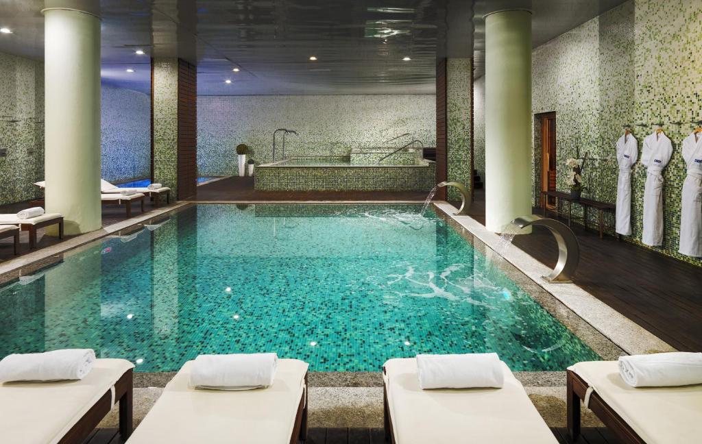 dal travel Hotel H10 Marina