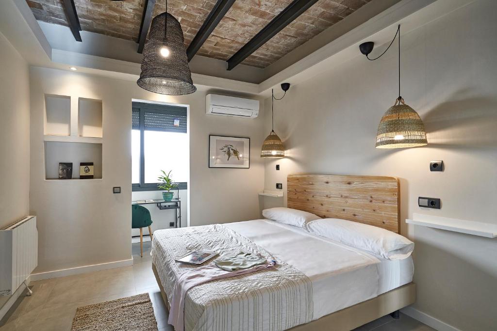 dal travel AinB Eixample-Miro Apartments
