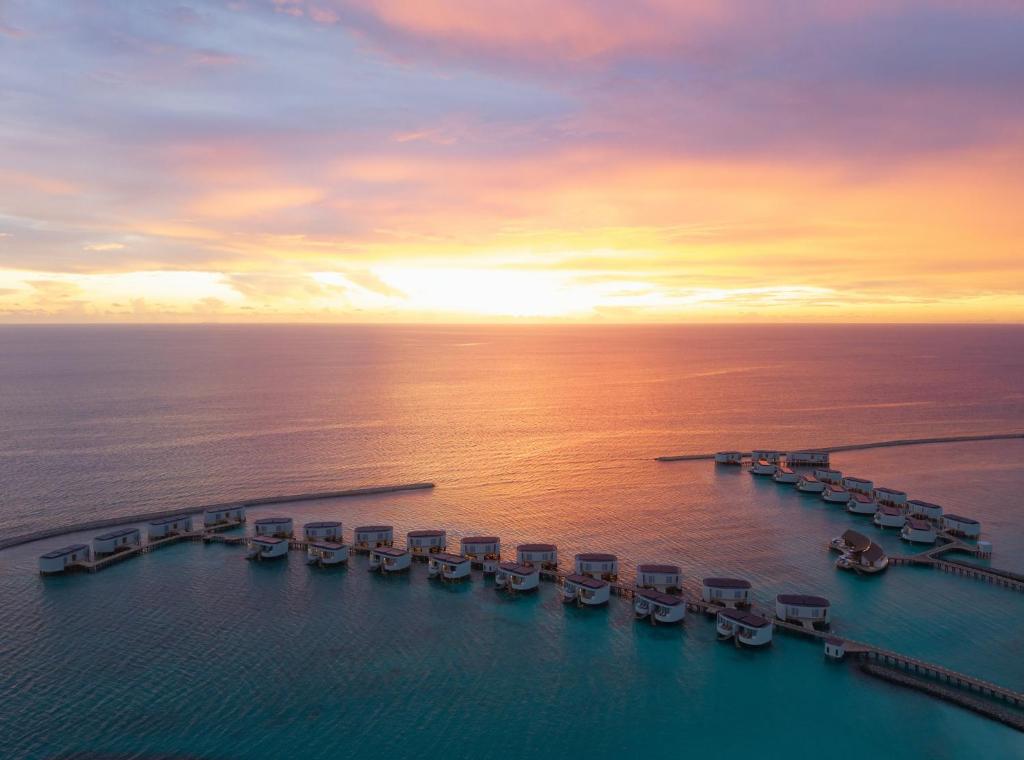 dal travel Centara Grand Lagoon Maldives