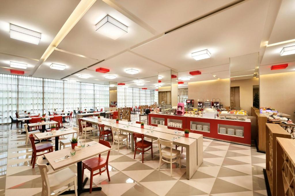 dal travel Genting Hotel Jurong