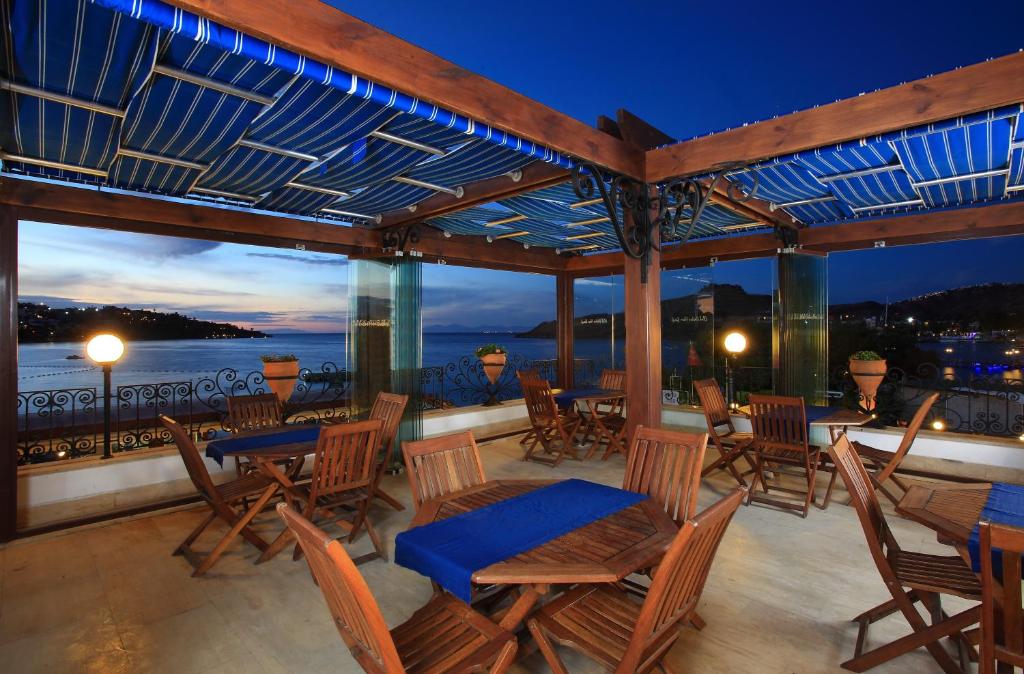 Fleur Bay Resort( EX:Club Cactus Fleur Beach)