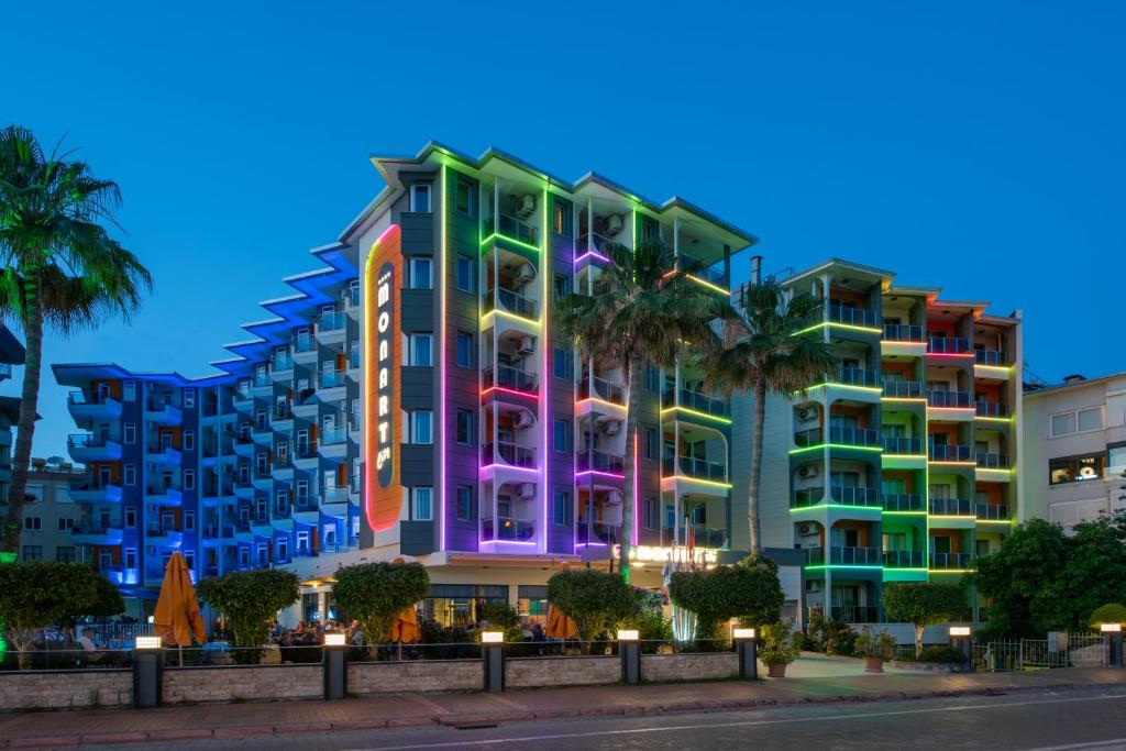 Hotel Monart City
