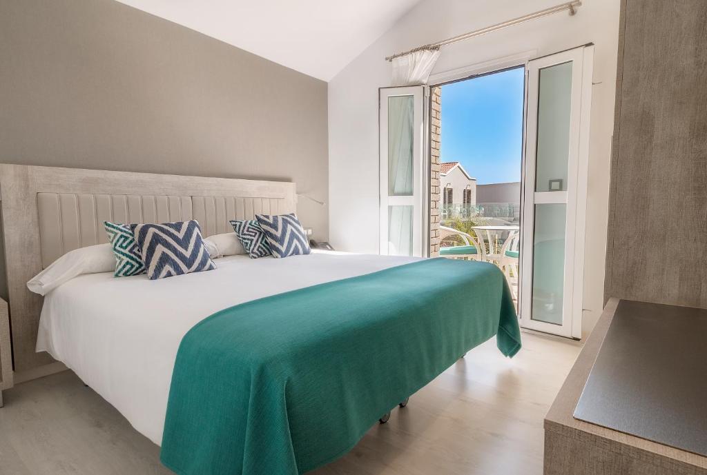 dal travel Hotel LIVVO Los Calderones - Adults recommended