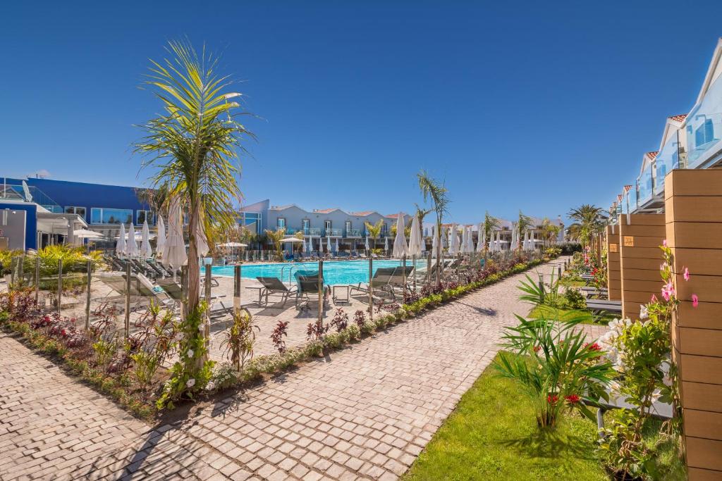 dal travel Hotel LIVVO Los Calderones - Adults recommended