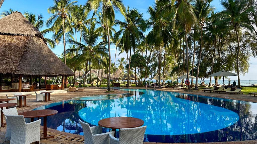 dal travel Bluebay Beach Resort