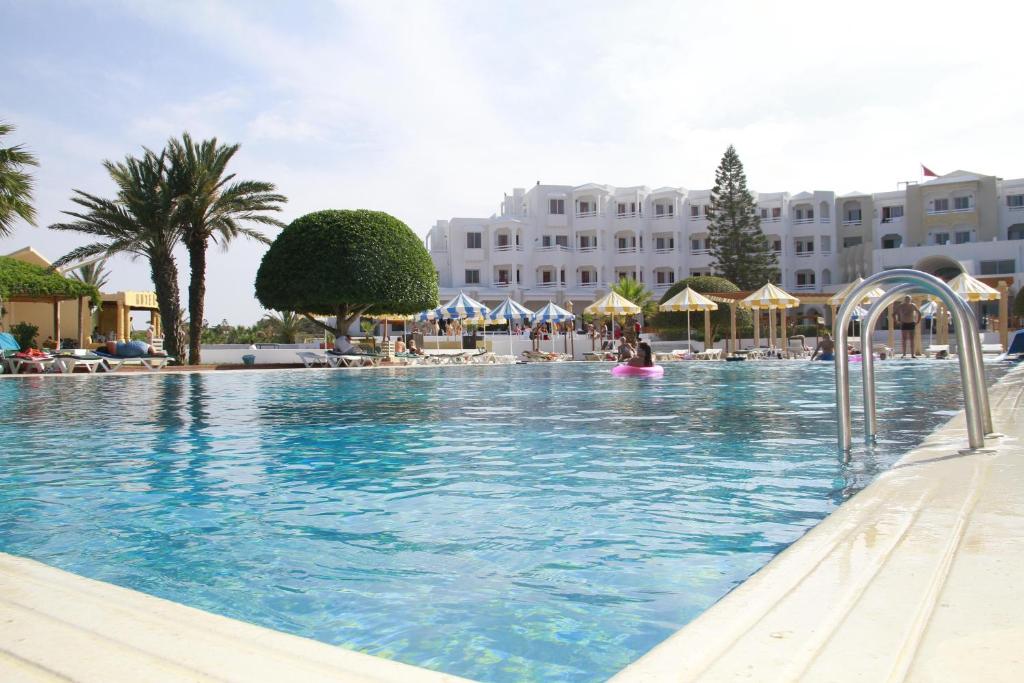 dal travel Thapsus Beach Resort