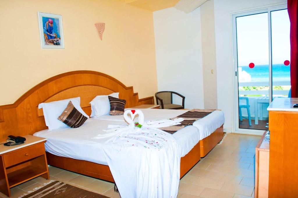 dal travel Thapsus Beach Resort