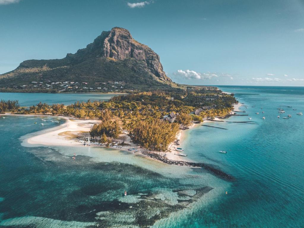Paradis Beachcomber Golf Resort and Spa