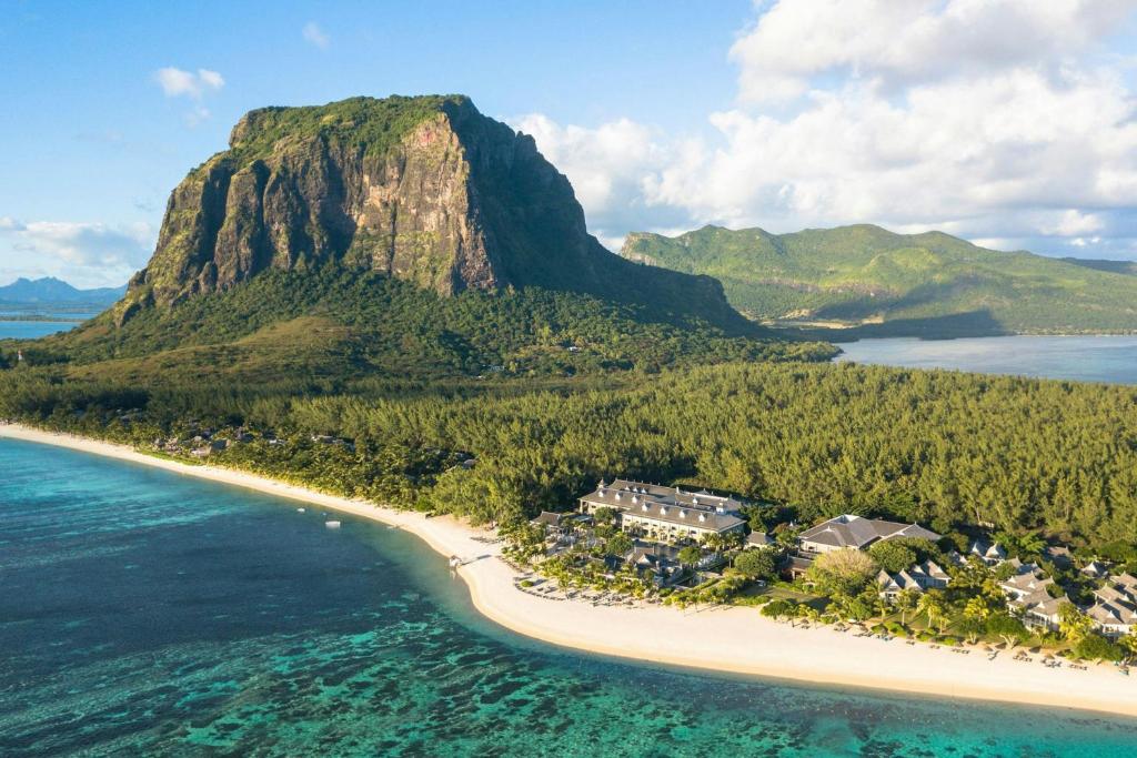 dal travel The St. Regis Le Morne Resort