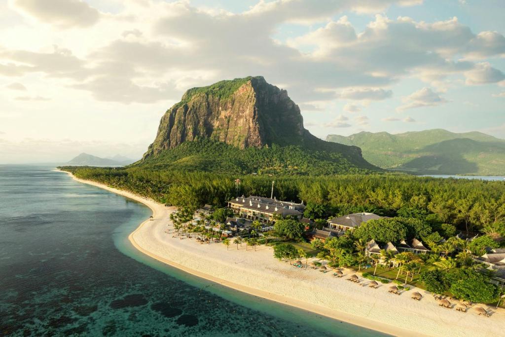 dal travel The St. Regis Le Morne Resort