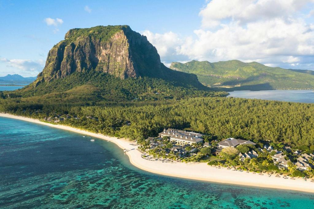 dal travel The St. Regis Le Morne Resort