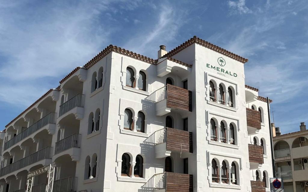 dal travel Hotel Emerald Sun