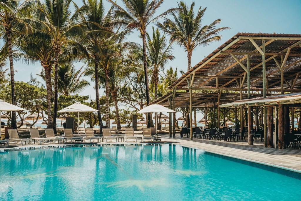 dal travel Crystals Beach Resort Belle Mare, a member of Radisson Individuals