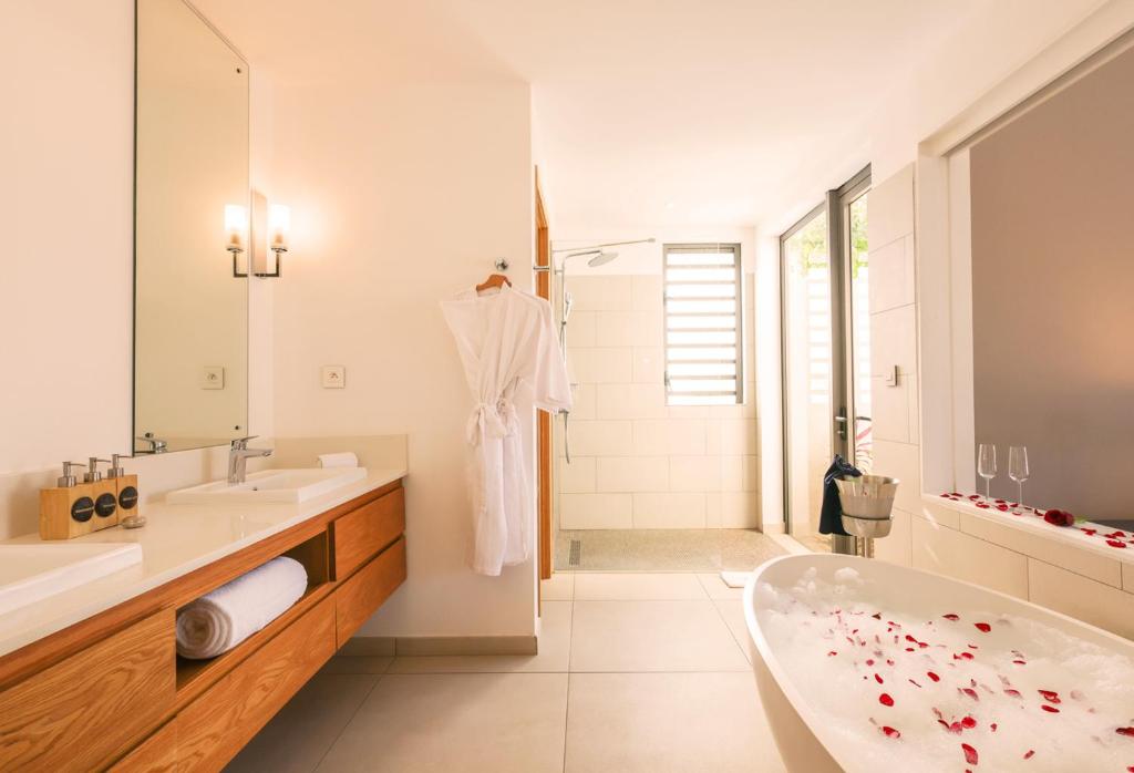 dal travel Hotel Mythic Suites & Villas by MJ Holidays