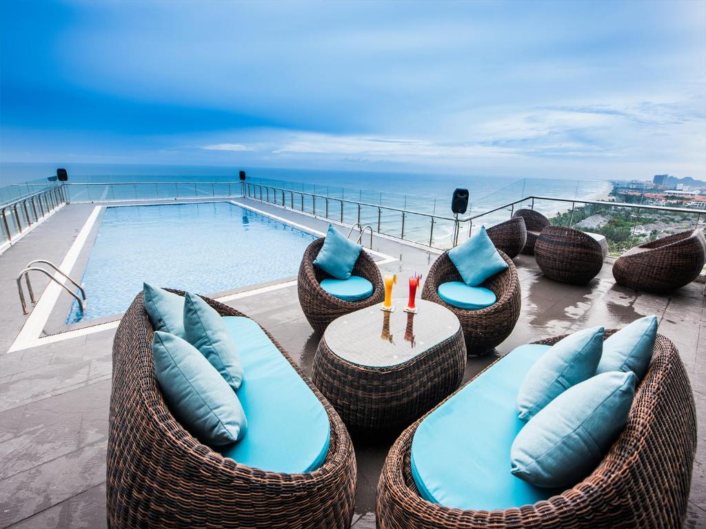 Yarra Ocean Suites Resort Danang