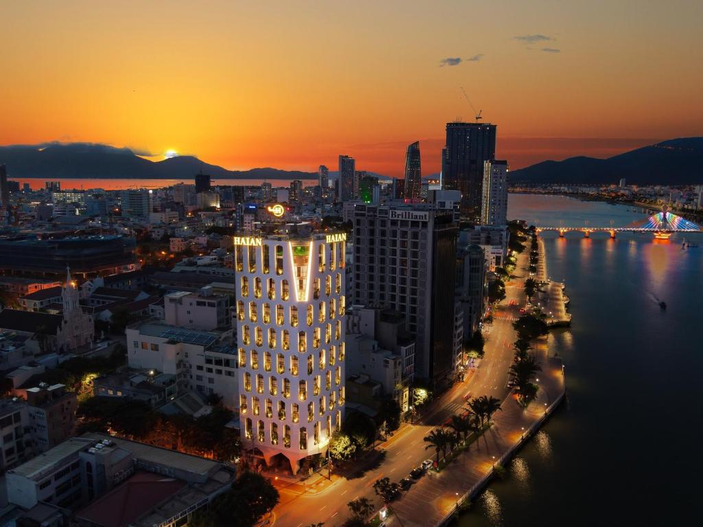 dal travel HAIAN Riverfront Hotel Da Nang
