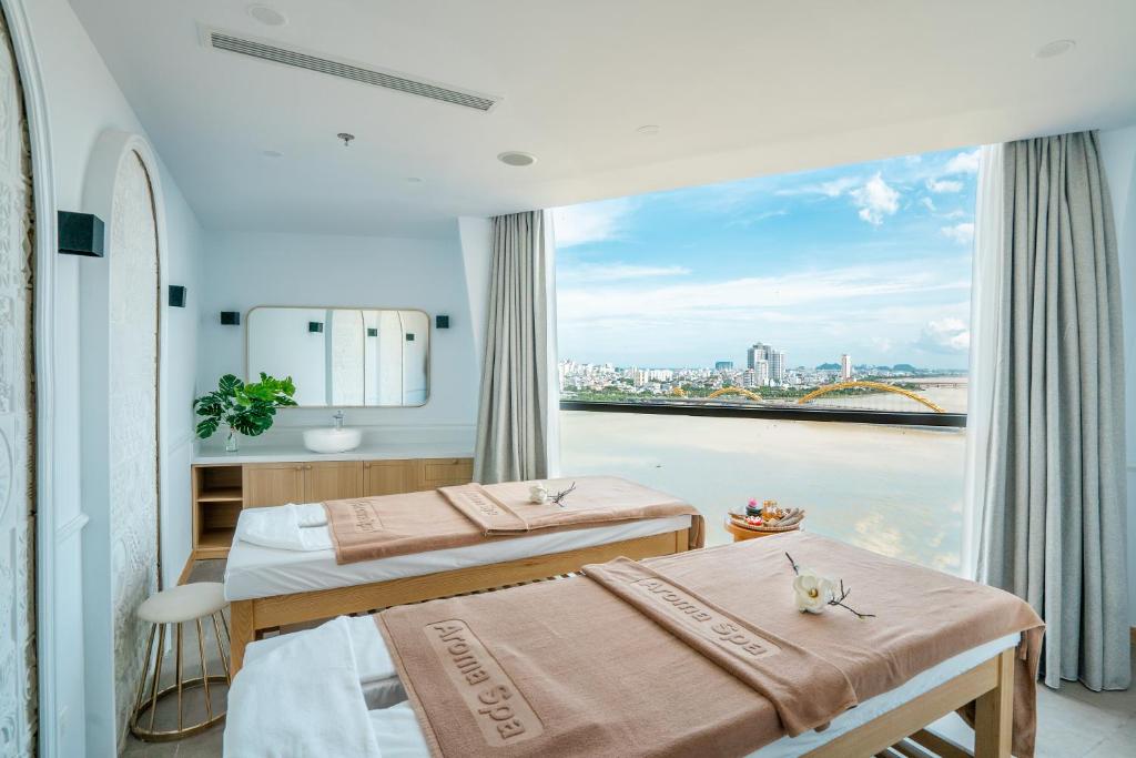 dal travel HAIAN Riverfront Hotel Da Nang