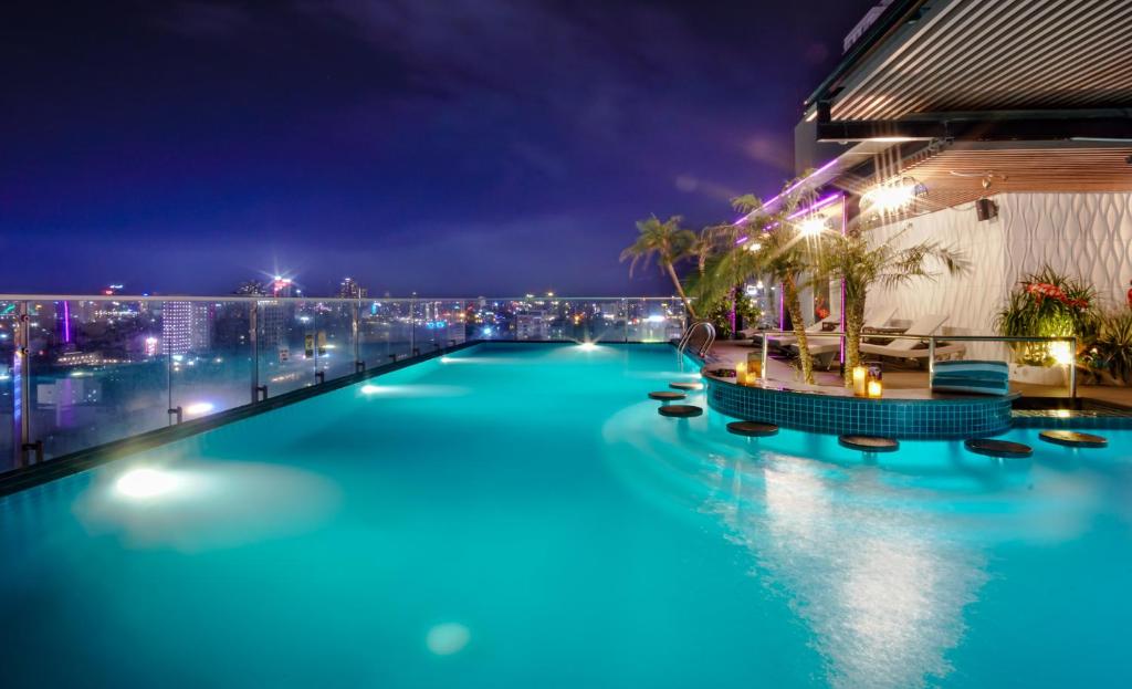 dal travel Cicilia Hotels & Spa Danang Powered by ASTON