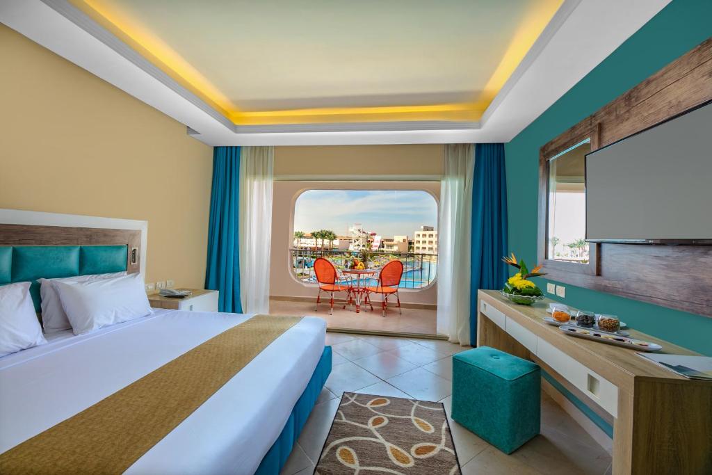 dal travel Titanic Resort & Aqua Park