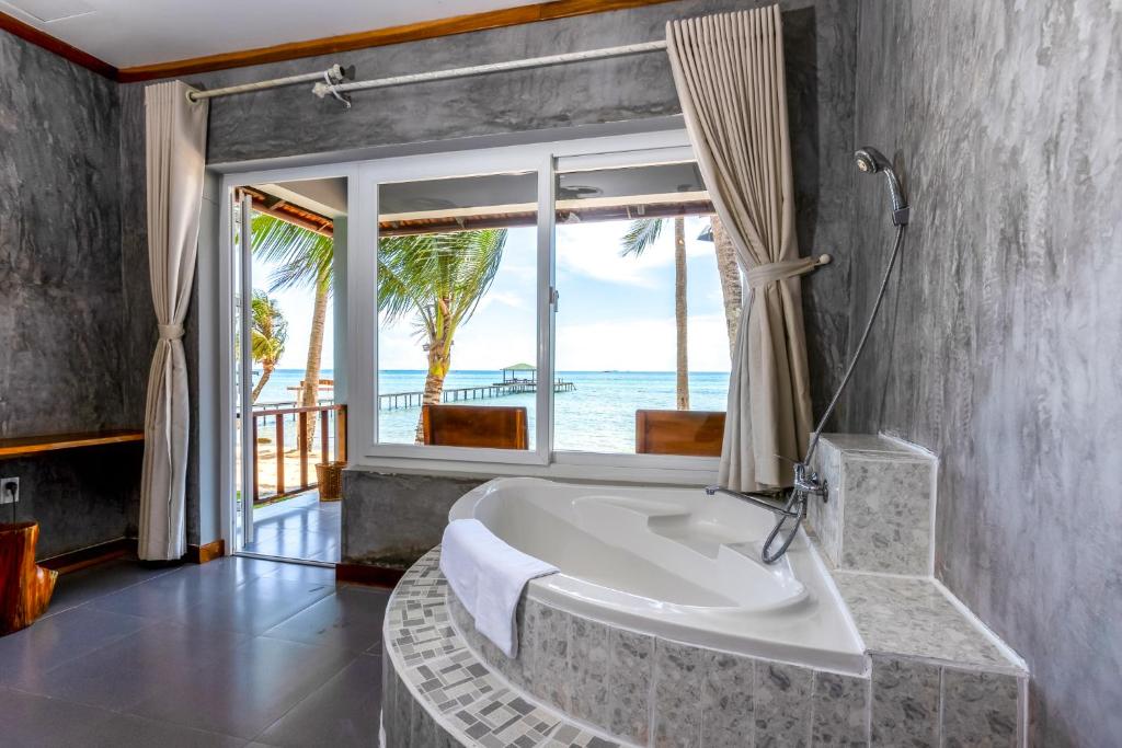 dal travel Cosian Bay Phu Quoc Resort